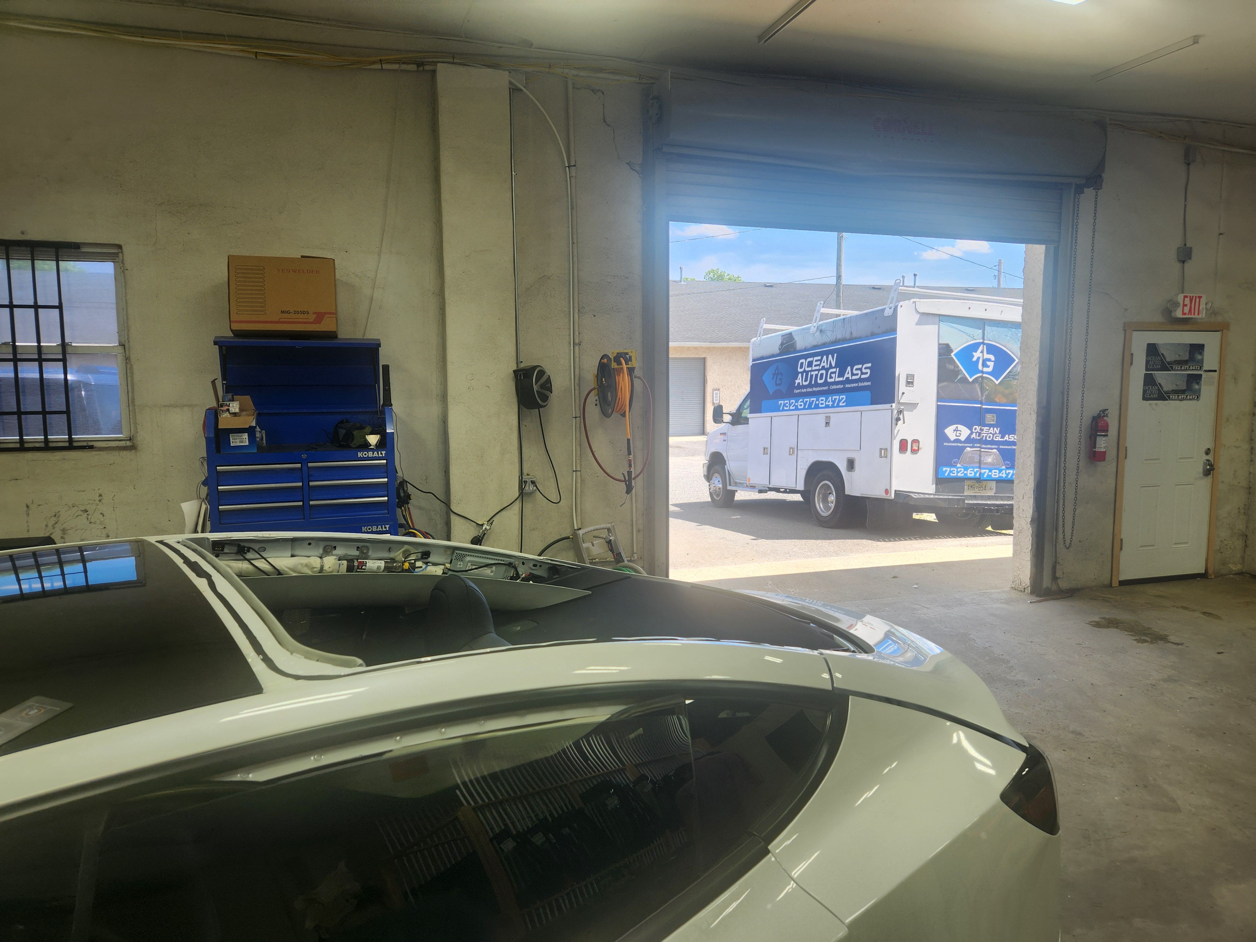 Professional Roof Glass Replacement - Specialty Service